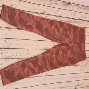 Lululemon Cropped Pink Camo Leggings Size 8